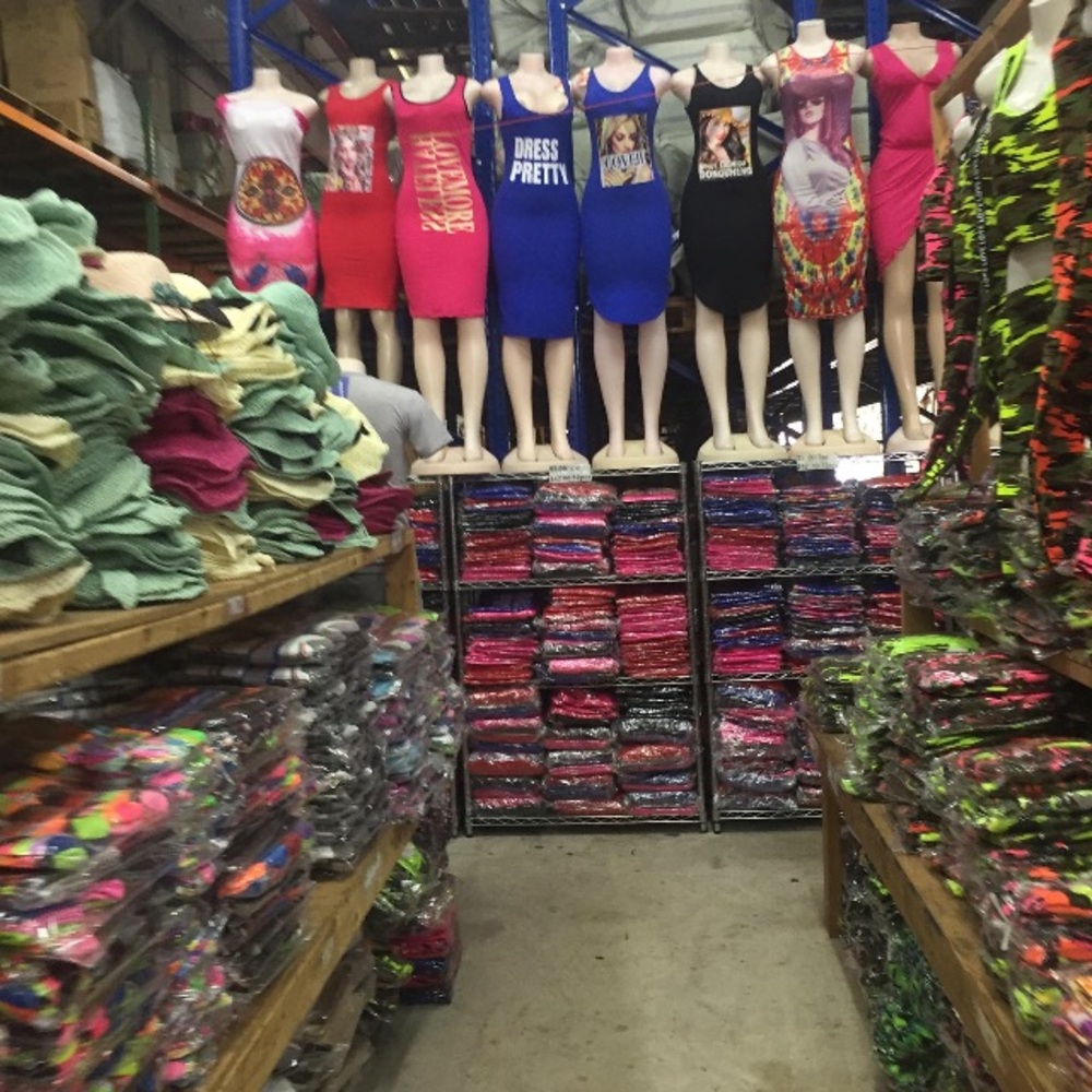 ! $40 SALE! IF IT FITS, IT SHIPS! FILL THE BOX ! - Picture 4 of 5